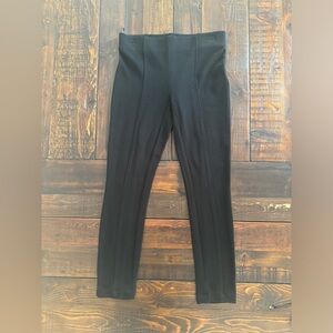 Adrienne Vittadini black cropped stretch pants size 4. NWOT.